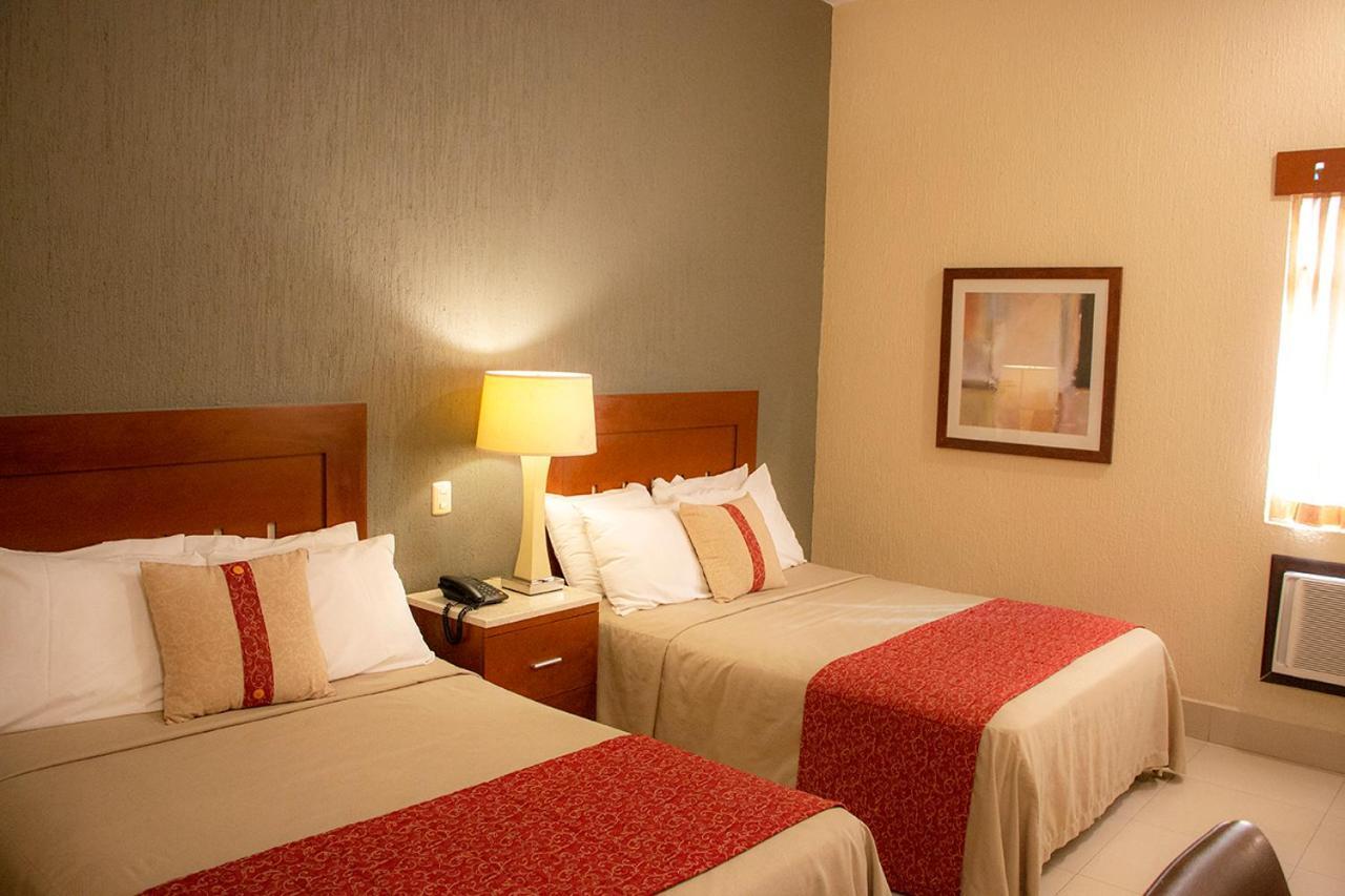 לוס מוצ'יס Hotel Fenix מראה חיצוני תמונה
