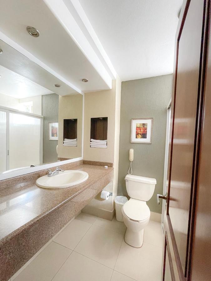 לוס מוצ'יס Hotel Fenix מראה חיצוני תמונה